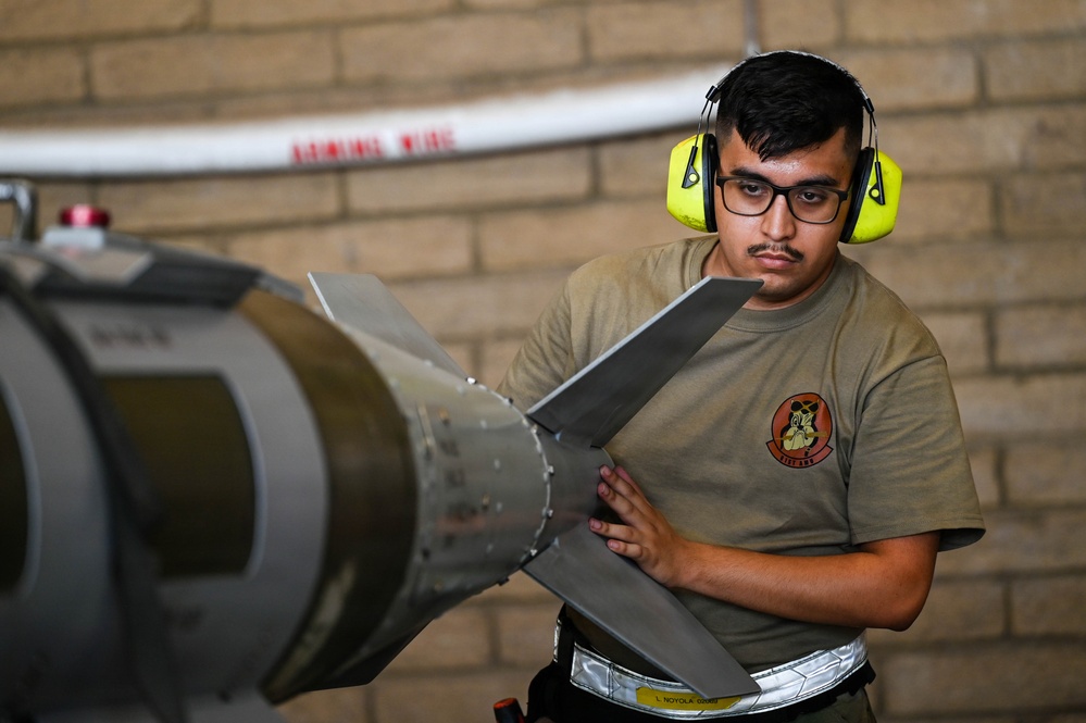 Luke AFB's 61st AMU weapons loaders test speed and safety in quarterly showdown