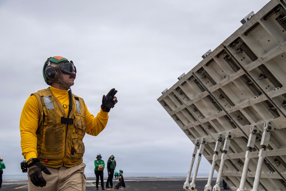 USS Carl Vinson (CVN 70) conducts flight operations