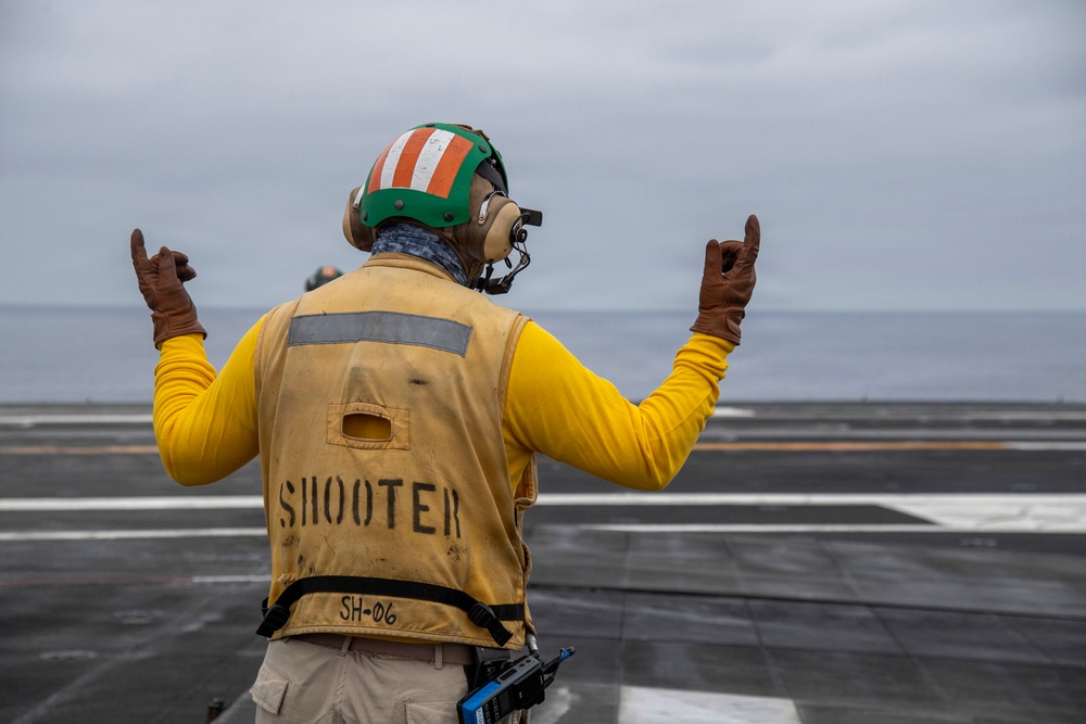 USS Carl Vinson (CVN 70) conducts flight operations