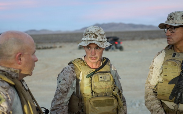 2nd MarDiv CG visits V22 at Range 400