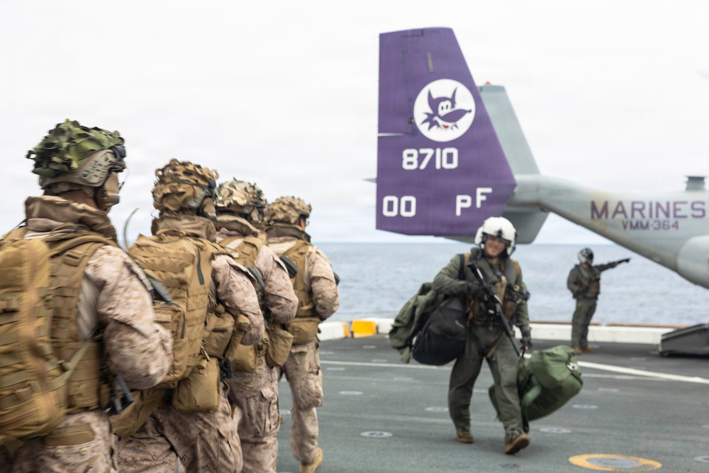 13th MEU | BLT 2/4 Conducts a Vertical Assault Raid