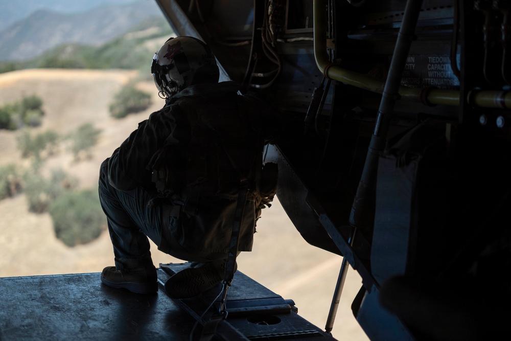 13th MEU | BLT 2/4 Conducts a Vertical Assault Raid