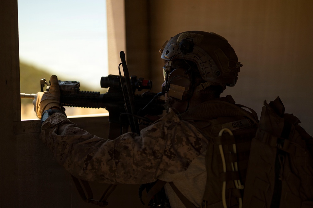 13th MEU | BLT 2/4 Conducts a Vertical Assault Raid
