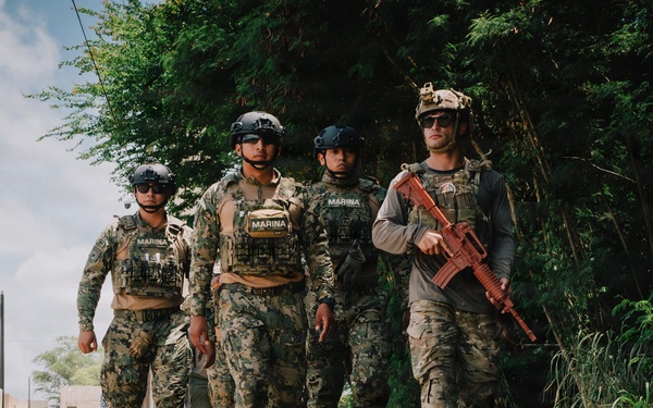 U.S. Navy and Mexican EOD participate in a dismounted response drill