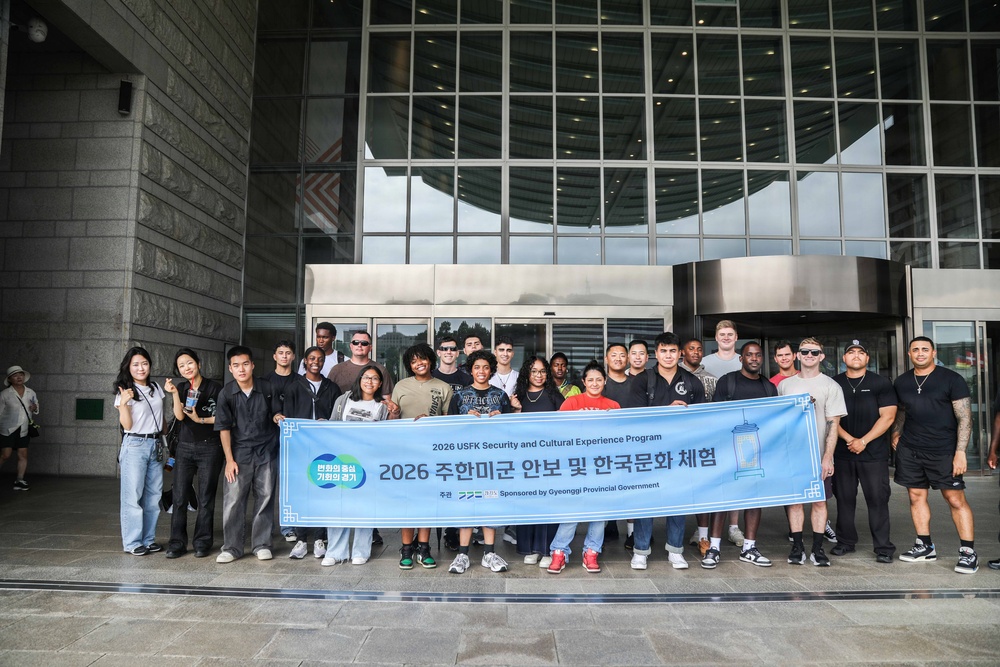 Area I newcomers explore Seoul and learn about Korean history during monthly tour