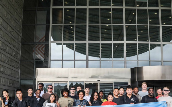 Area I newcomers explore Seoul and learn about Korean history during monthly tour