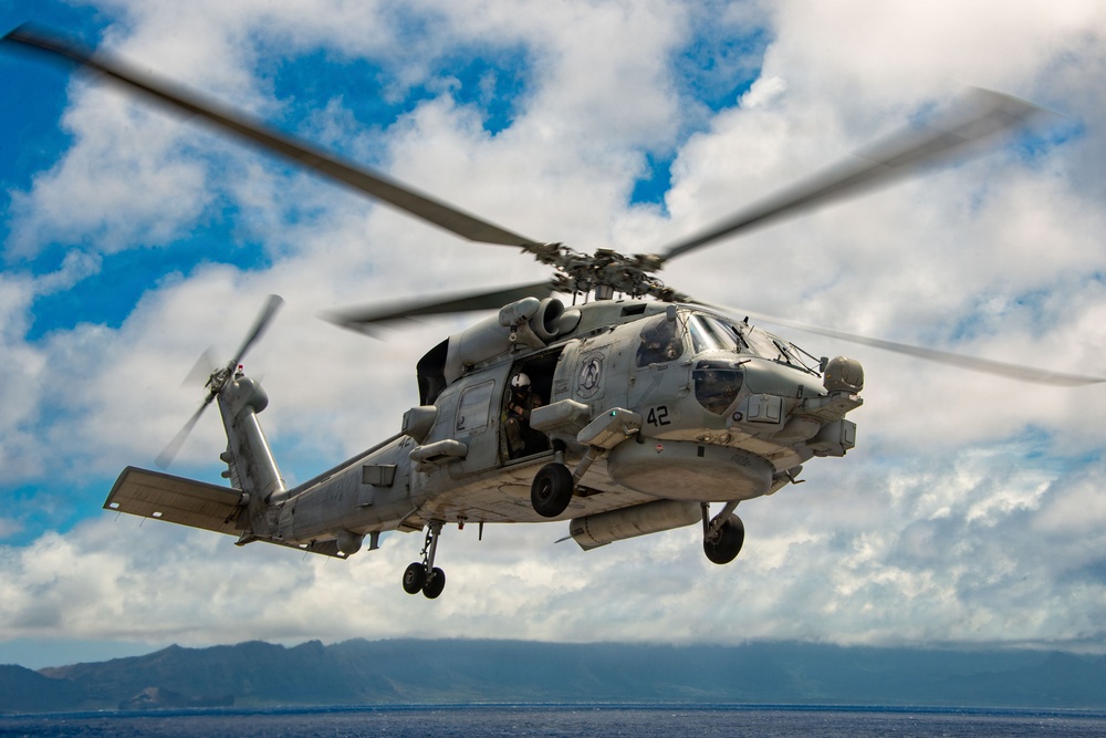 USS Essex conducts vertical replenishment