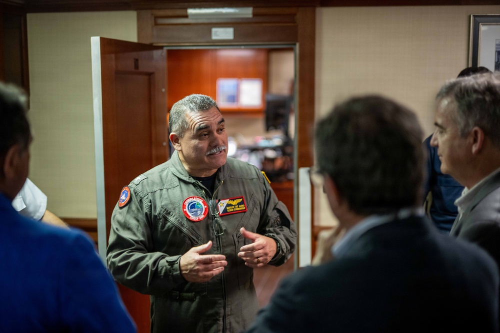 USS Theodore Roosevelt hosts distinguished visitors during RIMPAC