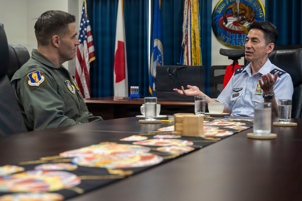 35th Fighter Wing Commander Hosts JASDF Northern Air Defense Force Commander