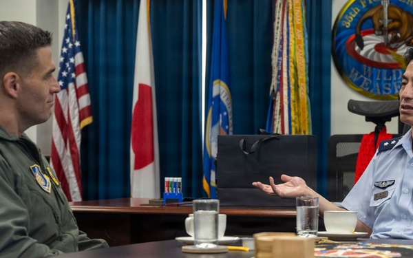 35th Fighter Wing Commander Hosts JASDF Northern Air Defense Force Commander