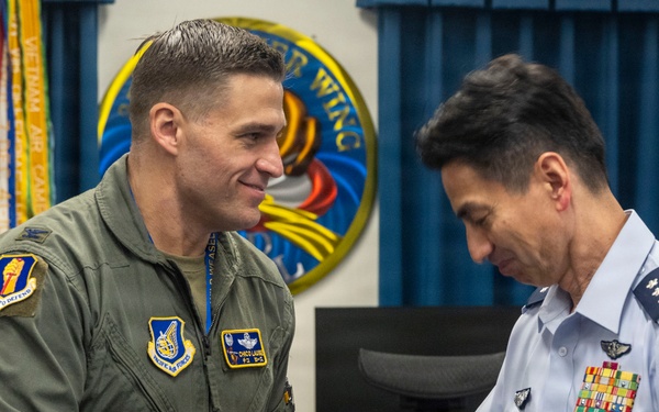 35th Fighter Wing Commander Hosts JASDF Northern Air Defense Force Commander