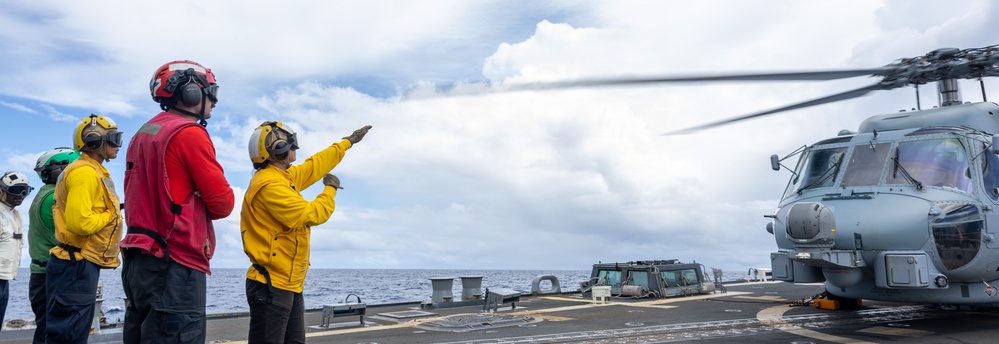 USS Mustin conducts flight operations
