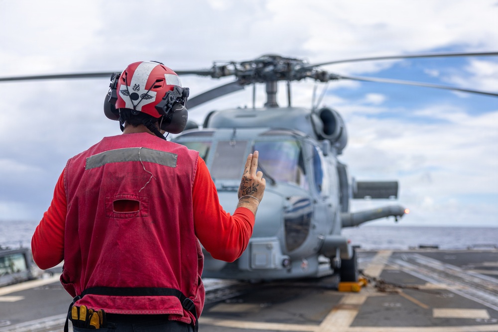 USS Mustin conducts flight operations