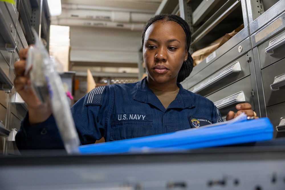 USS Mustin conducts routine operations