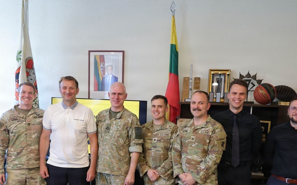 U.S. Army civil affairs strengthen understanding of Lithuanian crisis-response capabilities