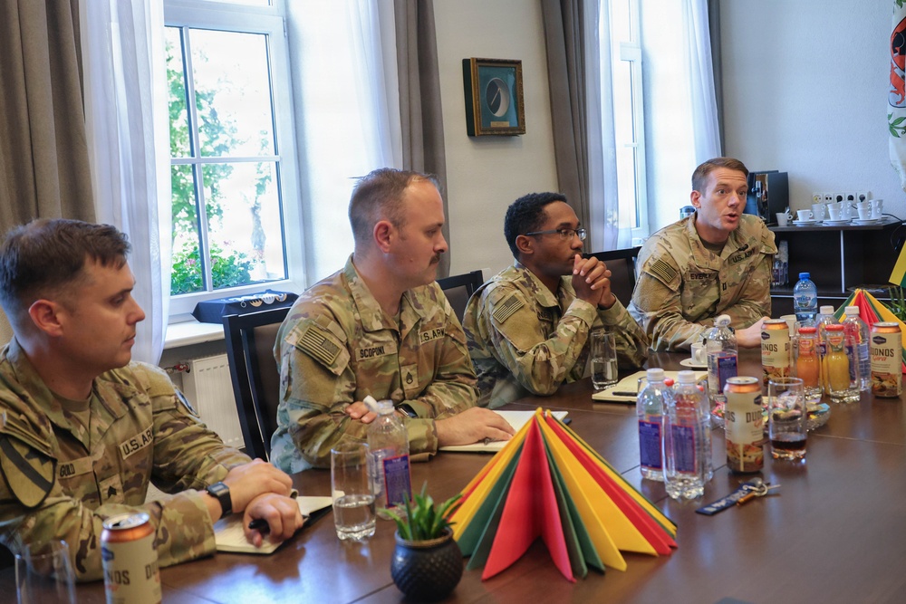 U.S. Army civil affairs strengthen understanding of Lithuanian crisis-response capabilities