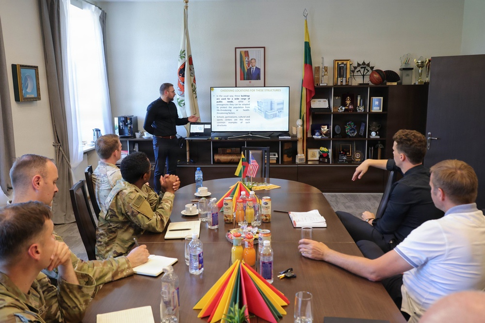 U.S. Army civil affairs strengthen understanding of Lithuanian crisis-response capabilities