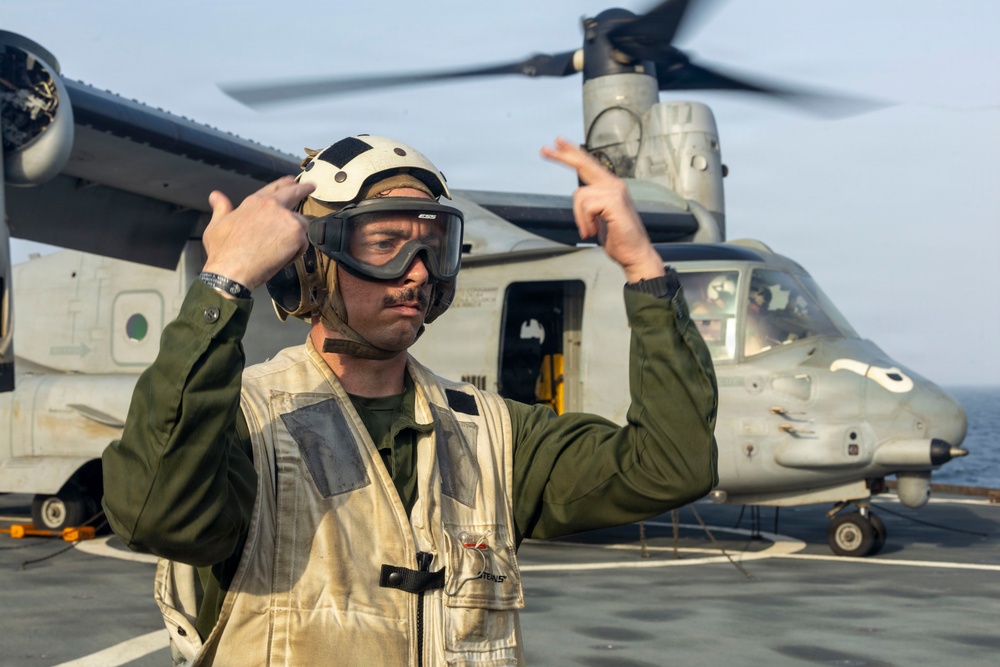 USS Comstock Conducts Flight Quarters
