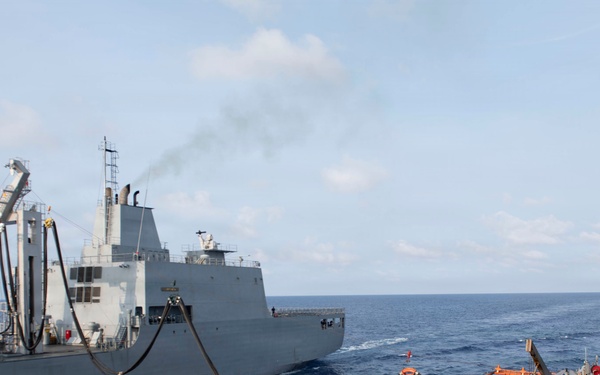 USS Mahan Conducts Refueling-at-sea