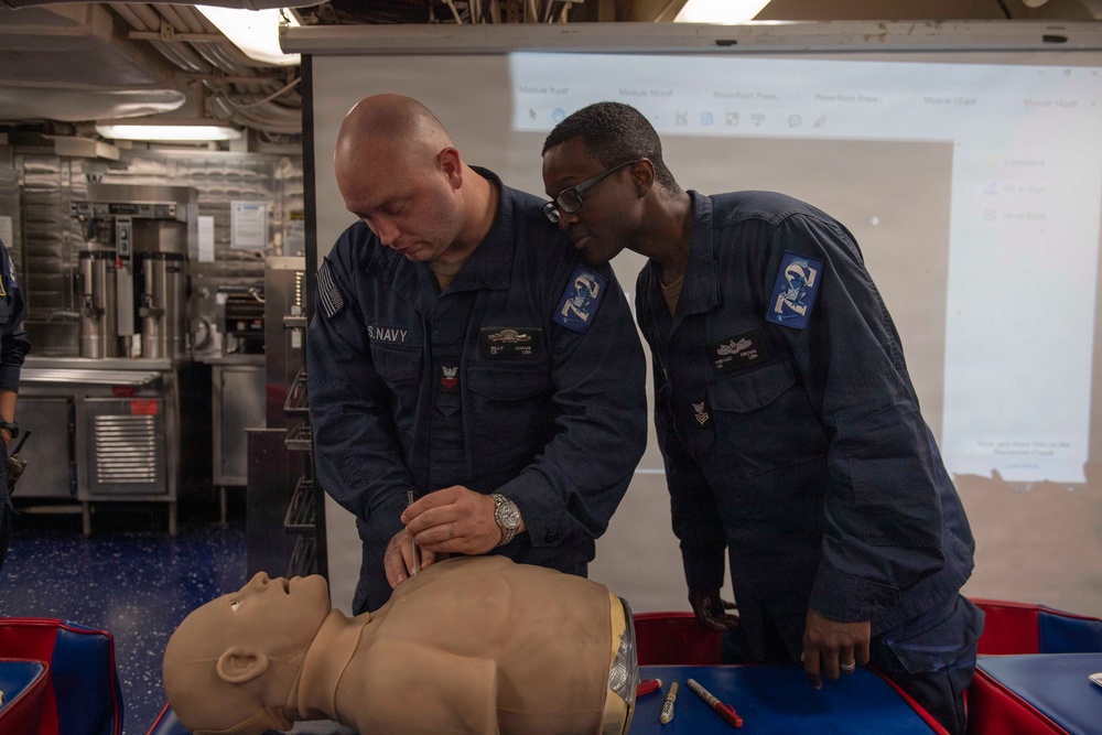 USS Mahan Conducts Tactical Combat Casualty Care Training