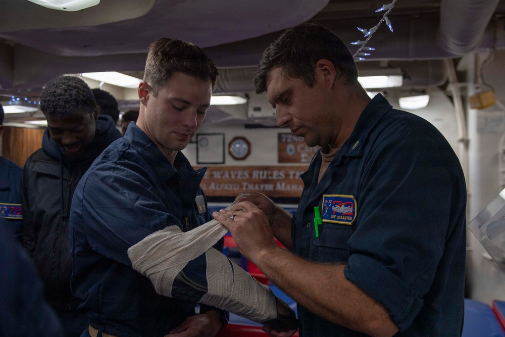 USS Mahan Conducts Tactical Combat Casualty Care Training