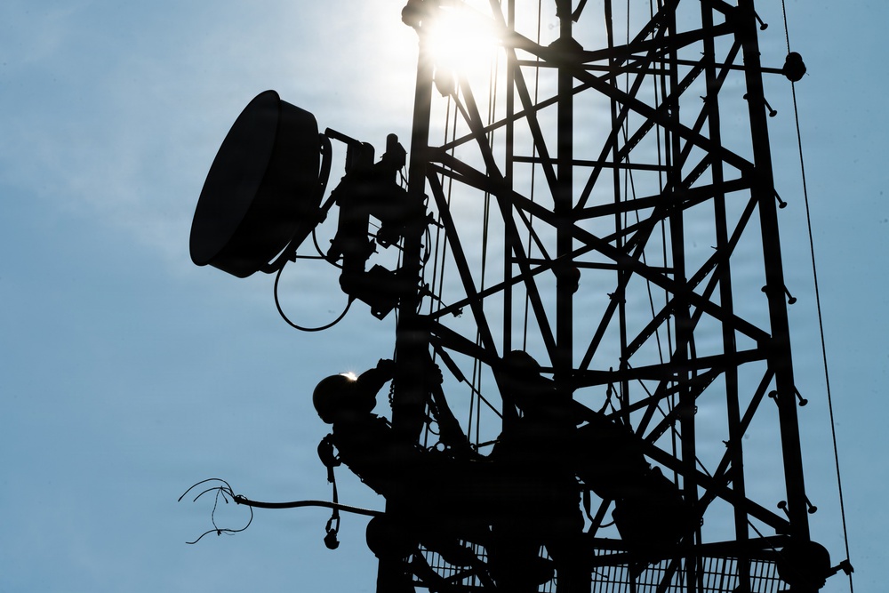 213th EIS communications work