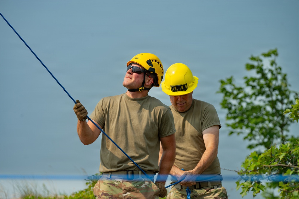 213th EIS communications work