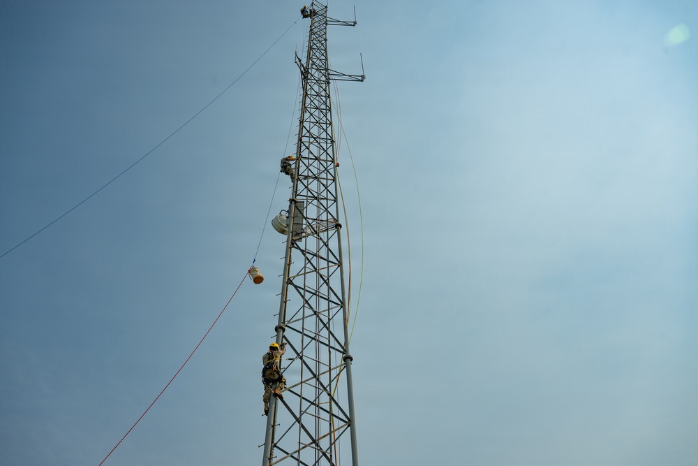 213th EIS communications work