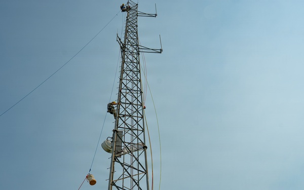 213th EIS communications work