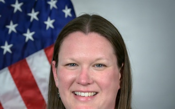 Navy Innovator Natalie B. Steinhauser Receives 2026 Dr. Delores M. Etter Award