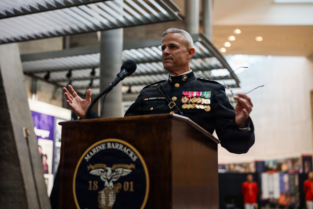 Lt. Gen. Andrew M. Niebel hosts Mr. Robert Ruark at Marine Barracks Washington's Sunset Parade