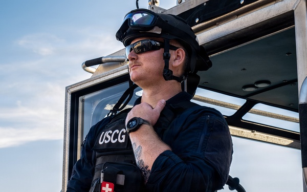 Coast Guard Station Los Angeles-Long Beach conducts non-complaint vessel pursuit training
