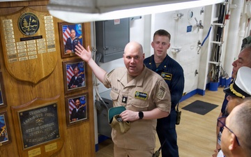 USS Mount Whitney Hosts Ship Tour in Gaeta, Italy