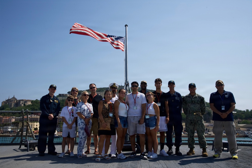 USS Mount Whitney Hosts Ship Tour in Gaeta, Italy