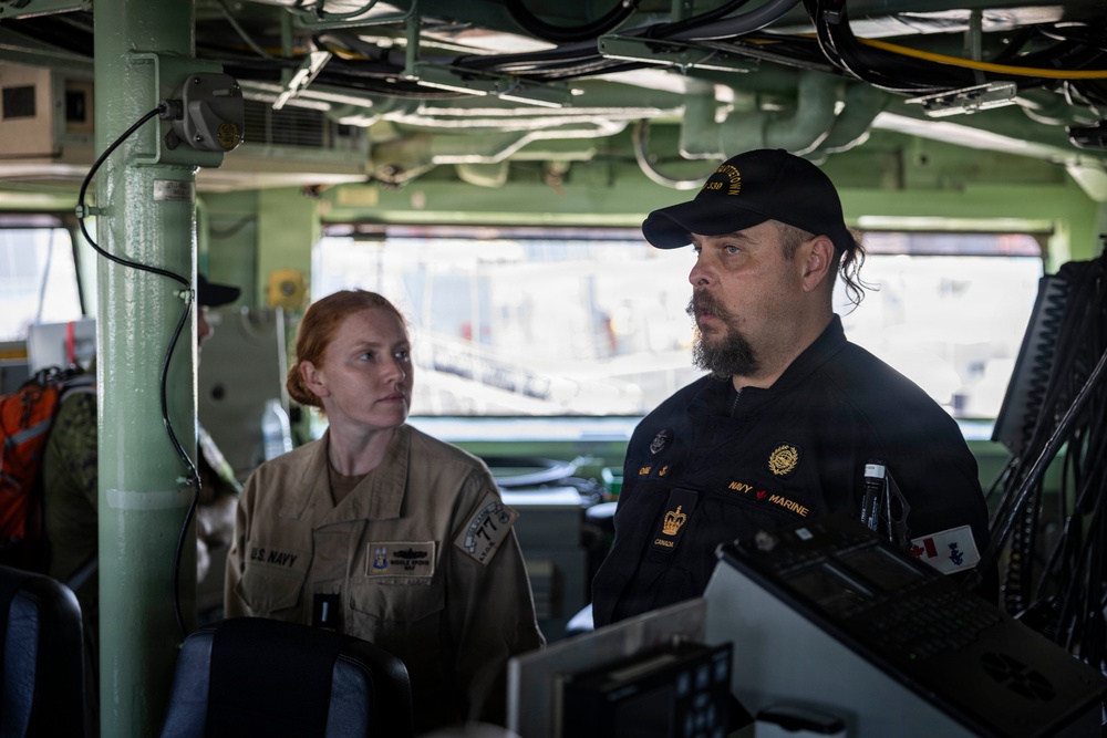 USS O'Kane Sailors Visit HMCS Charlottetown