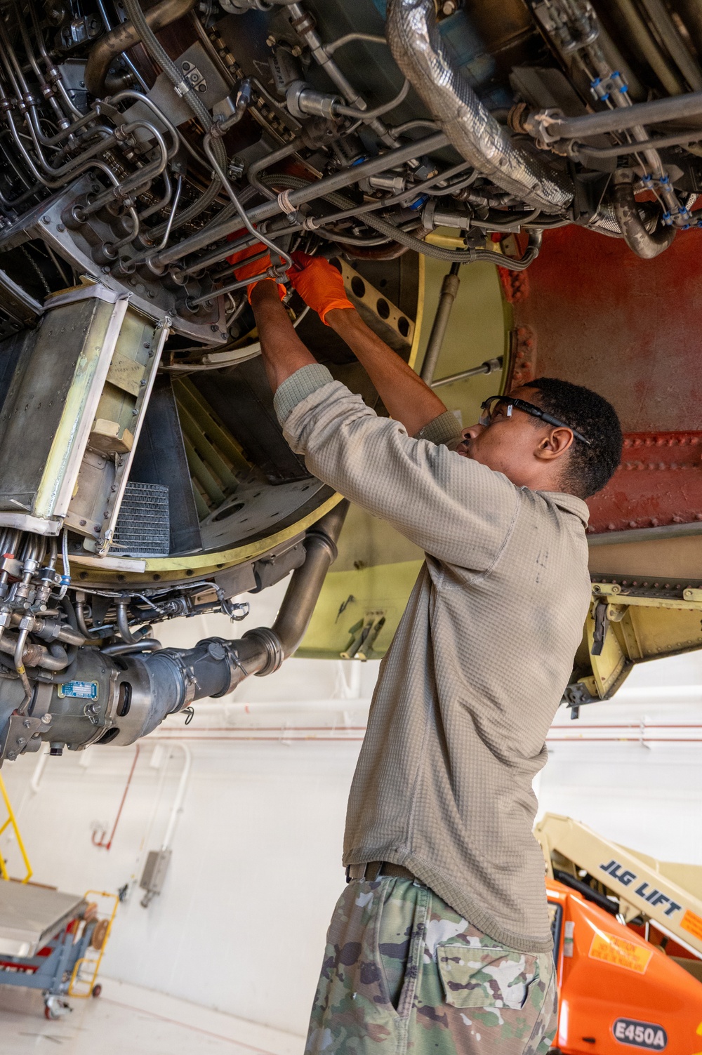 KC-135 Stratotanker Aircraft Maintenance