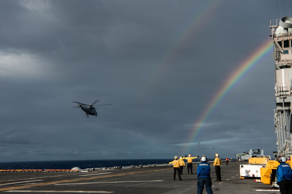 Peruvian Navy Departs USS Essex