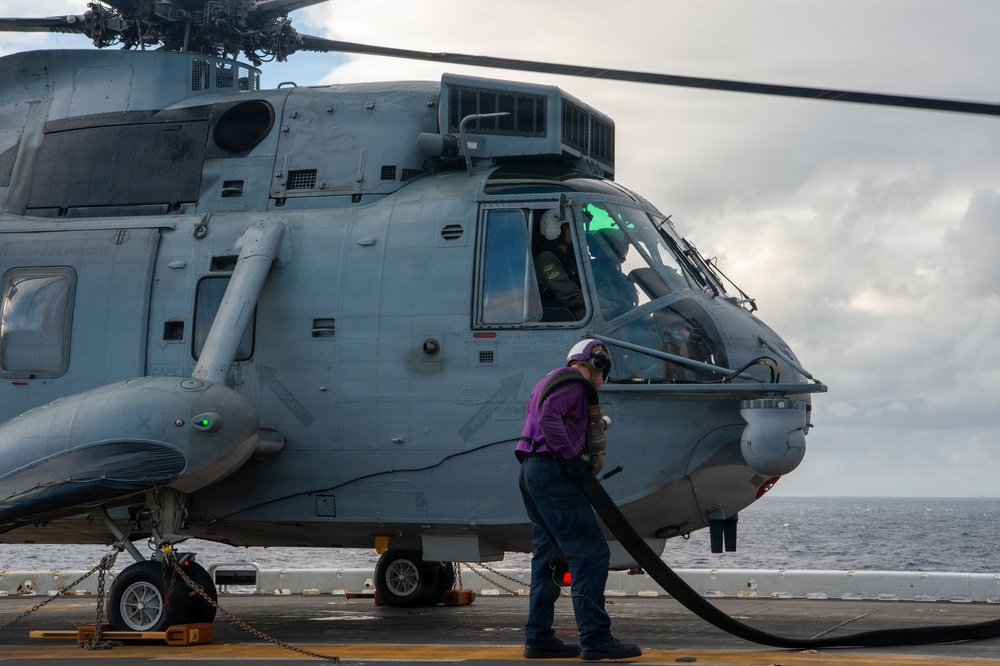 Peruvian Navy departs USS Essex during RIMPAC 26