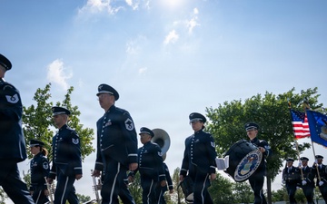 Air Force Vietnam POW, Featured in Pulitzer Prize-Winning Photo, Laid to Rest at Arlington National Cemetery