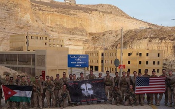 A Gate Between Hope and Hell, The Story of Lance Corporal Noah Smith