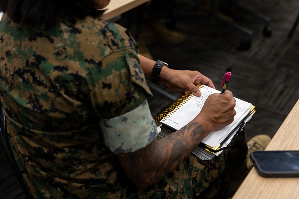 I MEF SgtMaj speaks at a SSgt Transition Seminar