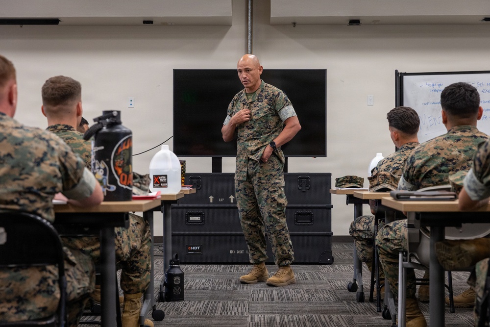 I MEF SgtMaj speaks at a SSgt Transition Seminar