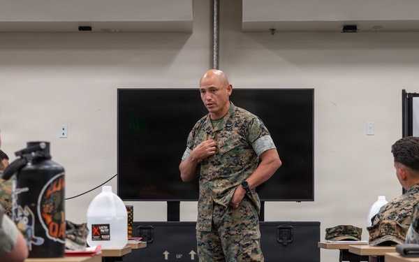 I MEF SgtMaj speaks at a SSgt Transition Seminar