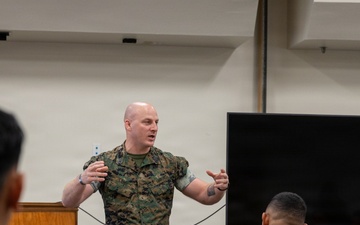 I MEF SgtMaj speaks at a SSgt Transition Seminar