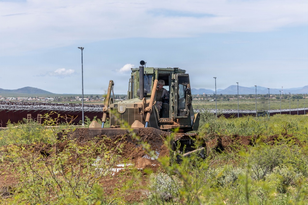JTF-SB Marines Clear Border Vegetation to Support Border Patrol