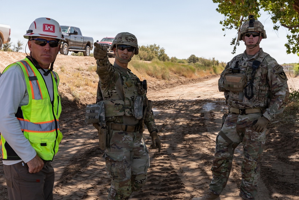 36th Engineer Battalion Leaders coordinate NDA 2 barrier reinforcements