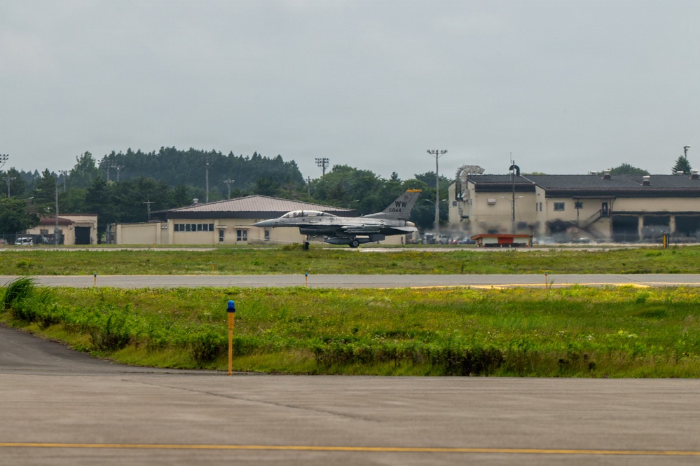 Strengthening the Alliance: F-16 Fam Flight