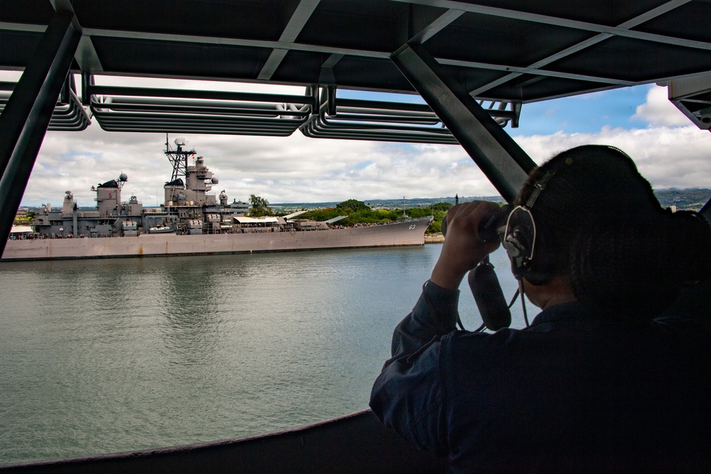 USS Essex returns to Pearl Harbor during RIMPAC 2026