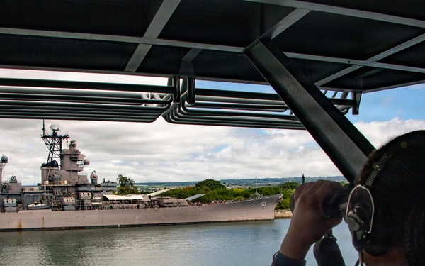 USS Essex returns to Pearl Harbor during RIMPAC 2026