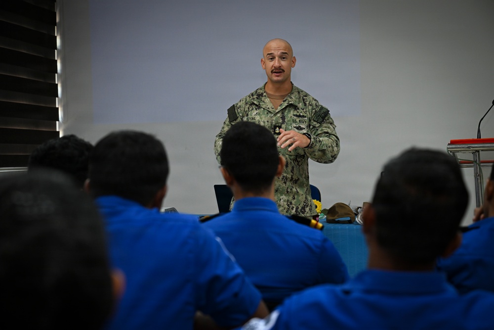 U.S., Sri Lanka Navy Conduct Medical Subject Matter Expert Exchange during CARAT Sri Lanka 26